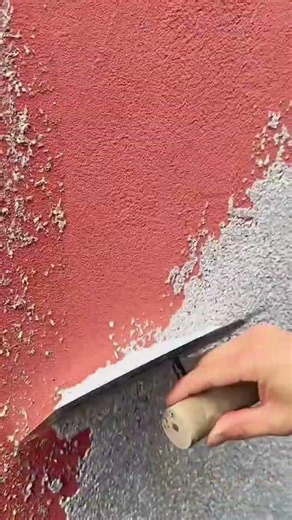 Applying Textured Stucco Plaster to an Exterior Wall
