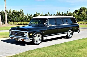 This 1971 Chevrolet Suburban C10 Deluxe is LIVE now on Awesome Joe Auctions: https://awesomejoeauctions.com/auctions/a8d48581-27df-455d-8649-26200fdd2258 | Awesome Joe Auctions | Facebook