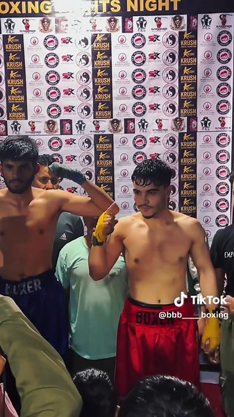 BoXing Day #killerboxerbbb #boxing #video #nufreezemyaccaunt #foryoupage❤️ #islamabad @S.K.B @✨𝑟𝑜𝑠𝑒𝑚𝑎𝑟𝑦✨ @Ś;Ķ BØXĘŘ