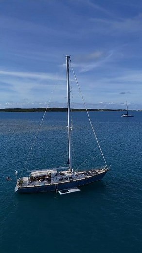 He started sailing at the age of 15, now he lives in a sailboat ⛵ Full tour on YouTube! Need Lithium Batteries, Solar Panels or an inverter for your rig?! https://signaturesolar.com/?ref=mobiledwellings has the best prices and you can get $50 off with my code "MOBILEGET50" at checkout! | Mobile Dwellings