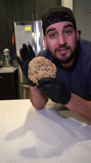 one minute chocolate chip cookies. cr: @patrickzeinali #cookies #asmr | Cookies