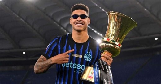 Ex-Botafogo, Luís Henrique celebra segundo título na temporada com a Inter de Milão