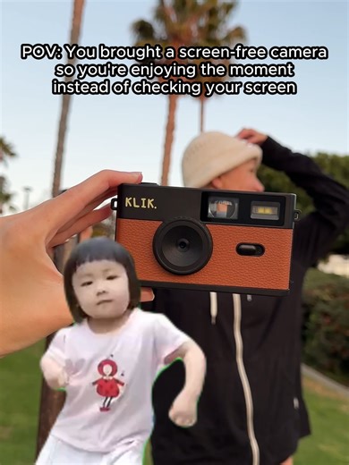 POV: You brought a screen-free camera to the party. Everyone's reviewing their shots. You're actually in the moment. That's the KLIK difference. 📷✨ #klik #screenless #capturethemoment #retrocamera #shotwithklik