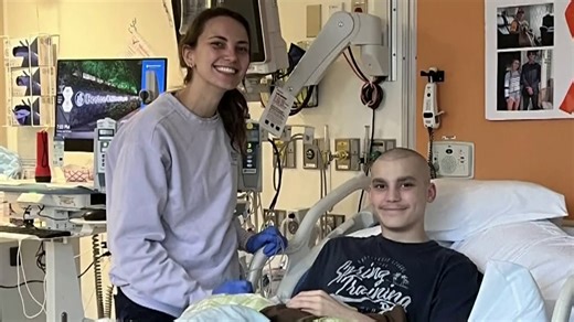 Adolescente completa su propio maratón en el hospital en Boston