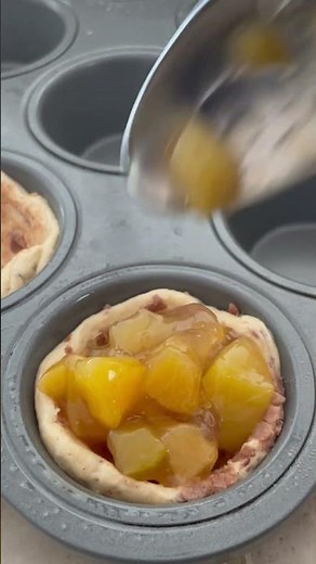 Mini Peach Pies Mother's Day Recipe #easyrecipe #mothersday