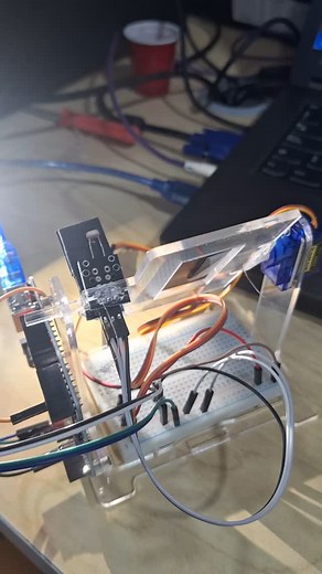 Vamos probando poco a poco el desarrollo y puesta en marcha de prototipos robóticos con Arduino IDE 🤖 Síguenos y te contaremos a detalle como hacer un seguidor de luz 🌅 #arduino #arduinouno #programa #robot #robotica #panelsolar #solarpanels | Tu Tarea from Ciénaga