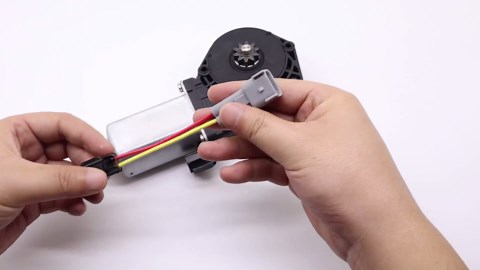 HiSport 742-260 Power Window Lift Motor Compatible with Ford Excursion 2000-2005,F250 F350 Super Duty 2000-2010 Window Lift Motor Front Left Position 2Pins