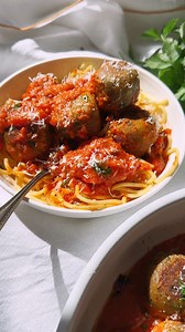 This recipe is super simple to make and the perfect addition to a quick, last-minute dinner. 🍝 | Live Eat Learn