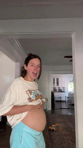 20 Weeks Pregnant Belly Roll | Belly Dance TikTok