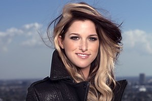 Track Premiere: Cassadee Pope, "Everybody Sings"