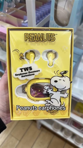 Snoopy and Charlie Brown earphones at MINISO #myminisousa #minisoambassador #snoopy #charliebrown