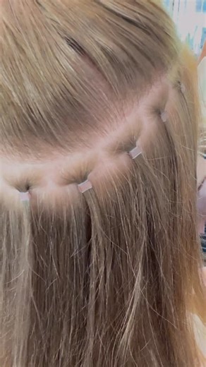 Let’s clear a few things up about extensions, shall we? 👀 Extensions shouldn’t hurt. They don’t have to damage your hair. And when done right, they actually protect your natural hair underneath. 🤌 We take the time to customise every install to suit you, your lifestyle, your hair type, your goals. Because extensions aren’t one-size-fits-all, and the right method truly makes all the difference. 🤩 Healthy. Comfortable. Seamless. That’s how it should be. 🤍 . . . #hairextensionsdamage #hairstylis