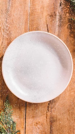 A holiday appetizer that’s almost too cute to eat… almost! 😍 Gluten-free Hawaiian Sweet Rolls toasted with butter & cinnamon, and shaped into a wreath — perfect for sharing (or not 😉). | Canyon Gluten Free Bakehouse