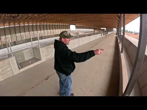 450 head 🐮 Feedlot barn under construction!🚧 🏗️