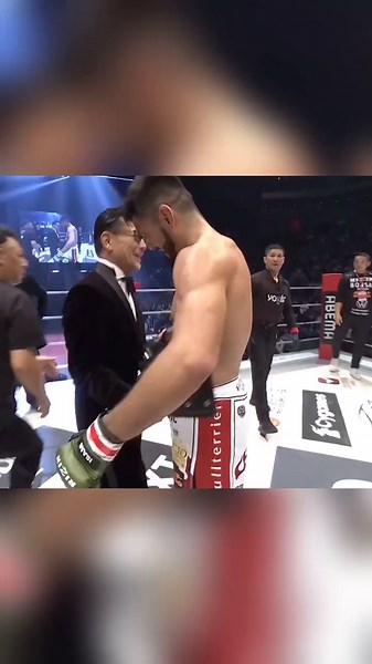 ライト級タイトルマッチ: サトシ・ソウザ vs ケラモフ