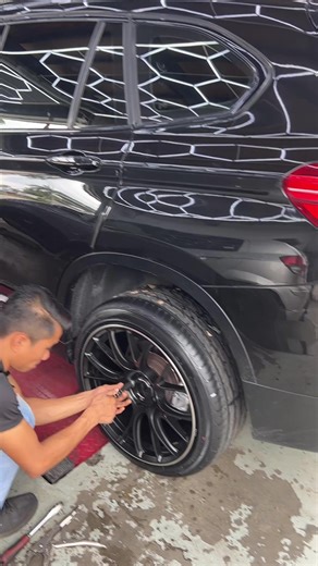 19 inch sport rims spec tire 245/40/19 💨 #bmw #bimmer #suv #rays