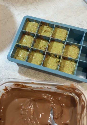 POV: you try making Dubai chocolate at home 🤯🍫✅ #DubaiChocolate #FYP #homemadewin #chocolatelovers #pistachio #uk