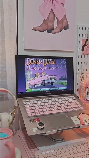 Unbothered coz I'm busy helping Flo on Diner Dash 🏃‍♀️🍽#dinerdash #millenial #nostalgic #games