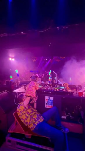 480K views · 5K reactions | Here’s a bit of #behindthescenes fun with Hacker T.Dog at last nights fab gig Pryzm Brighton | Phil Fletcher Puppeteer/Puppet Builder | Facebook