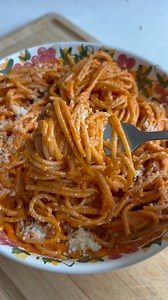 Bone marrow hidden veggie pasta for my baby/toddler (and adults too!!) Packed with nutrients for their growing bodies and brains- love making this for them. You can use a jarred veggie pasta sauce, but I really love to make a batch of my hidden veggie pasta sauce and freeze half for later! Whipped bone marrow: 3-4 lbs of marrow bones, frozen 1. Preheat oven to 425. 2. Lag marrow bones on parchment-lined baking sheet cut side up. Roast for 20-25 minutes, until nice and bubbly. 3. Allow to cool fo