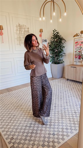 mollyann on Instagram: "Bought in multiple colors 🤎 type WANT for the details ⬇ https://liketk.it/5LSYC #sweatshirtstyle #trendingstyles"