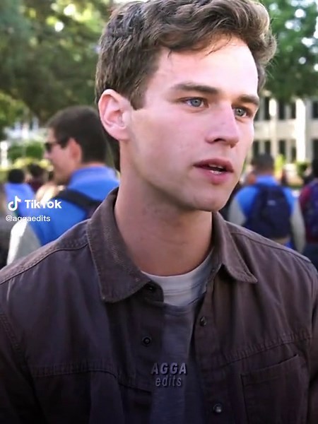 Brandon Flynn: The Charming Actor Behind Justin Foley | 13 Reasons Why