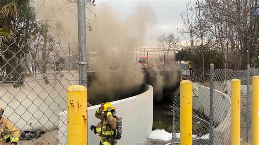 Heads up Encino, Van Nuys and Sherman Oaks! If you’re smelling something horrible in the air, it’s an oil called Creosote. It’s used to coat wooden beams and it’s in the air because of a fire near the baseball fields on Oxnard, between the park and White Oak. It’s burning in a tunnel, underneath the parking lot of the field. May have been started because of a warming fire at an encampment that got out of control. We’re live on Good Day LA. | Gigi Graciette