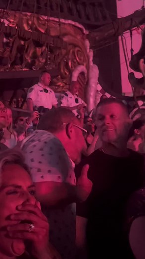 Tampa… FIND HIM! We love a Swiftie!! @taylornation #swiftie #tampa #swifttok #fyp