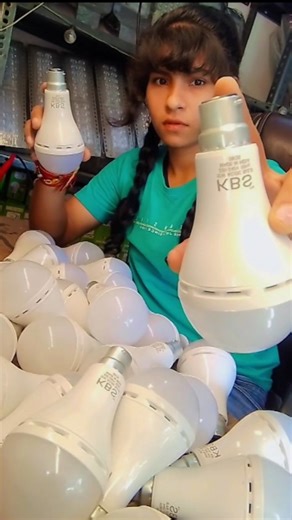 Kelora Raj | AC DC LED bulb kese banate hain Toone dil pe chalaye chhutiyan trending song #shorts #trending #viral #reels #songs @keloraraj | Instagram