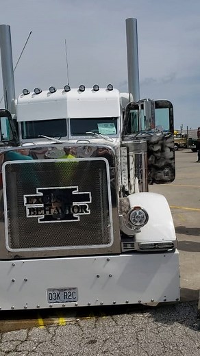Cool 😎 Peterbilt Truck #truck #trucks #trucking #truckers #trucks #truckdriver #trucker | iTrucker
