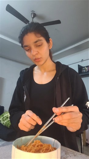 using chopsticks for the first time 🥢… why is this so hard? 😭 #chopsticks #maggie #makeiteasy #asmr