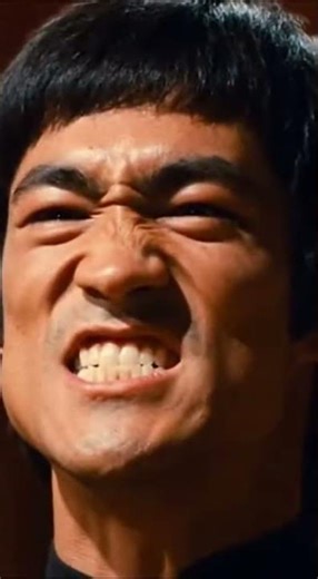 Bruce Lee demonstrates Qigong Skills . #kungfu #brucelee #martialarts #viralshort