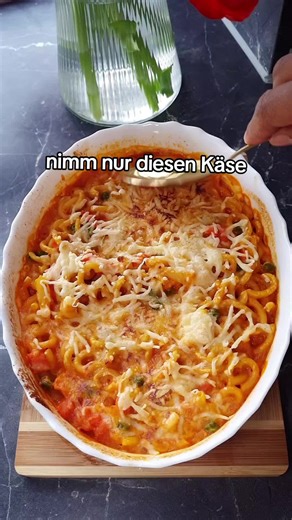 Cremiger Hähnchen-Nudel-Auflauf mit Gemüse