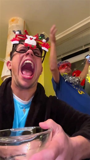 ¡Feliz Año Nuevo! Disfruta comiendo uvas