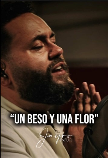 ¡Mix Nino Bravo en nuestro canal de YouTube! Un mix que me hacía mucha ilusión poder interpretar para ustedes. Hoy seguimos con “Un Beso y Una Flor” Ya pueden ir a ver el video completo a mi canal de YouTube: Jayro Tafur Oficial “Mix Nino Bravo - Jayro Tafur” Gracias por tanto cariño, muy pronto nuevas canciones. Gran semana para todos, mi gente maravillosa. #jayrotafur #cantante #musicaenvivo #musica #ninobravo