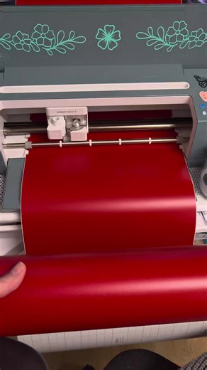 My little workhorse ❤️ making some kitchen tiles decals for my kitchen!#familybusiness #Dorset #etsy #havingfunonmyown #decorating