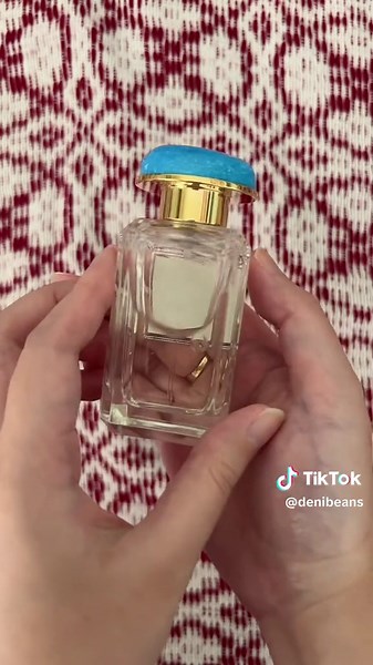 Review of Aerin's Mediterranean Honeysuckle Perfume