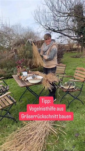 Vogelnisthilfe aus Gräserrückschnitt und Meisenknödelhalter aus alten Sprungfedern 🌿🐤