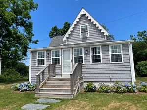 Portsmouth RI Houses for Rent with Yard - 2 Homes