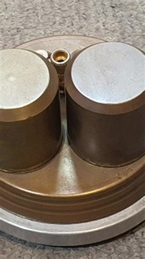 Neumann BV33 Transformer https://www.hifiplaza.co.kr #hifi #하이파이 #audiophile #hiend #vintage Frequency Response: 5Hz–50kHz Input DC Resistance: 8Ω Recommended Cartridge Impedance: 2–100Ω Output DC Resistance: 4.4kΩ Recommended Load Resistance: 47–100kΩ Application: Stereo MC step-up transformer Original Use: Often with EMT 927 and EMT 930 turntables Transformer: Haufe 2×V264 twin step-up transformer