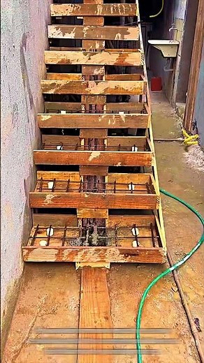 Floating Stairs Making: Structural Cast Concrete Construction with Modern Minimalist Design