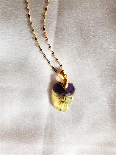 Real Pansy Flower Necklace – Nature-inspired Resin Pendant – Handmade Botanical Gift - Etsy