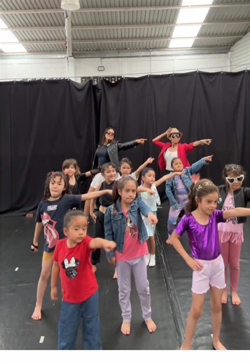 Clase de baile divertida en TDS Dance Complex
