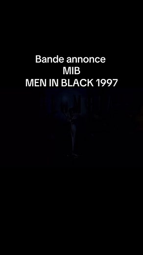 Ils protègent la Terre contre la racaille de l’univers ! 👽🕶️ Rejoignez l’agent J et l’agent K dans une mission ultra-secrète pour contrôler les extraterrestres vivant parmi nous. Action, humour et gadgets futuristes… Bienvenue dans Men in Black ! 🚀⚡ #MIB #meninblack #movie #willsmith #pourtoi #foryou #fyp
