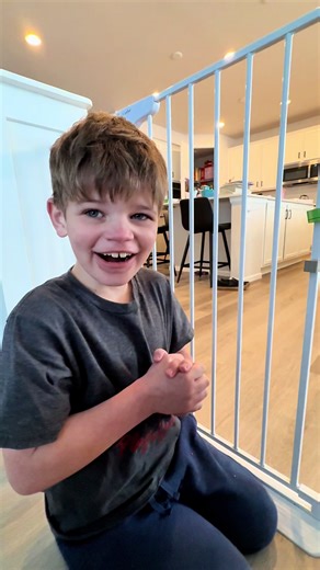 Portable magnet blocks that stick to baby gates, refrigerators, and anything metal 🙌 perfect for busy hands at home or in the car. These keep my kids entertained for so long and are so easy to take anywhere. #magnetsensoryplay #caractivitiesforkids #specialneedsmomlife #sensoryfun #momlifehacks