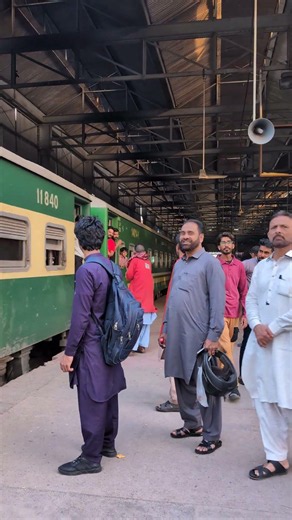 The fastest famous train Tezgam express 7up arriving at Lahore Railway junction #shorts #lahore #yt