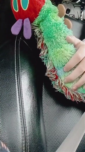 how to drive safely and do not be distracted #help #drivesafe #drivewise #drivesafer #safedriving