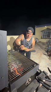 El amigo confianzudo ! #carne #amigos #cheve | Los Albañiles Oficial