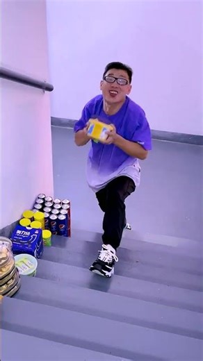 Who will win the leg length challenge? #partygames #familychallenge #funny