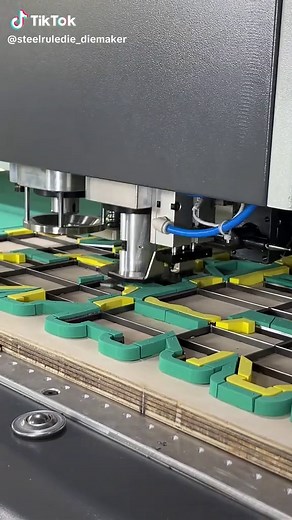 die board rubbering #laser#laserdie #steelruledies #diecut #diecuttingmachine #diemaking #cuttingforms